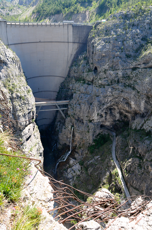 dam10